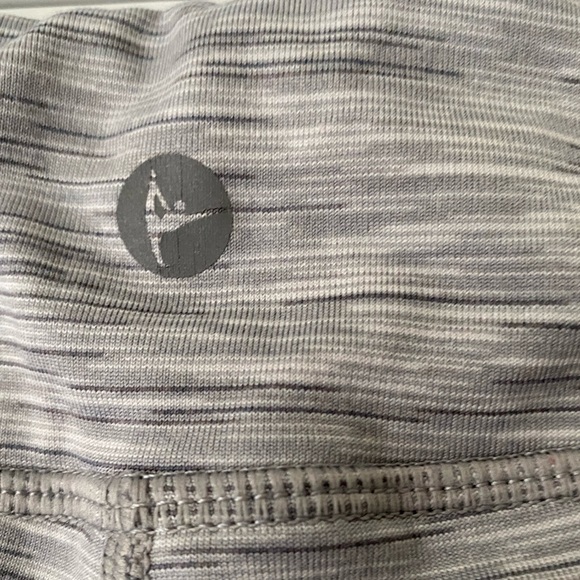 Gray legging capris. 90° by Reflex. Size large/12. - Picture 3 of 4